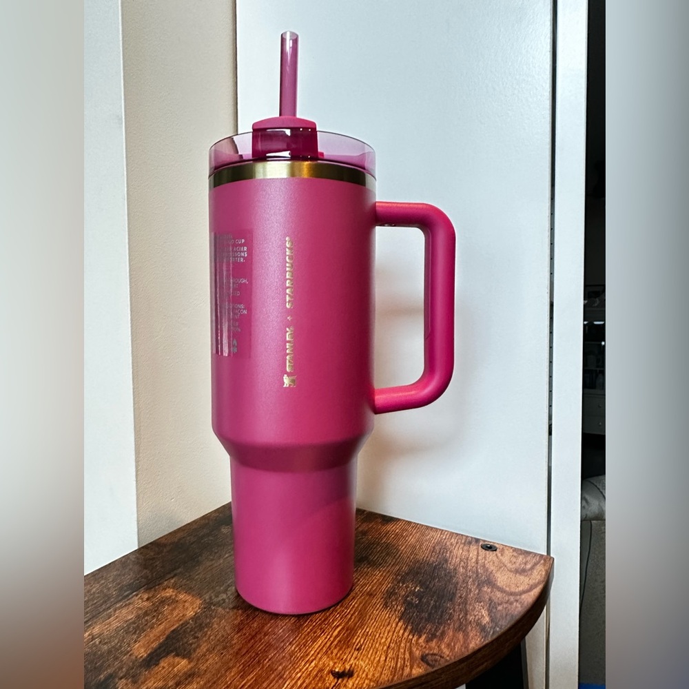 🆕🎄 Starbucks x Stanley 40oz Pink Tumbler